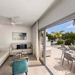 Villa Azure Luxury Pool *