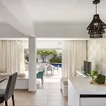 Azure Luxury Pool