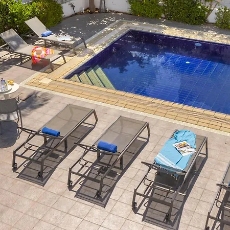 Villa Azure Luxury Pool