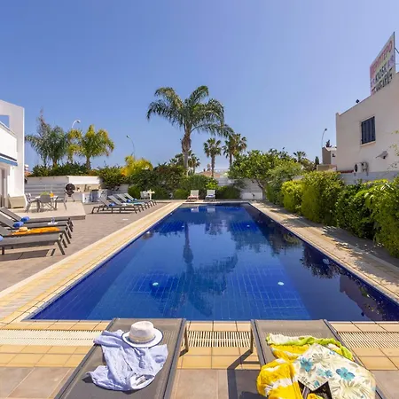 Villa Azure Luxury Pool
