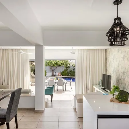 Azure Luxury Pool