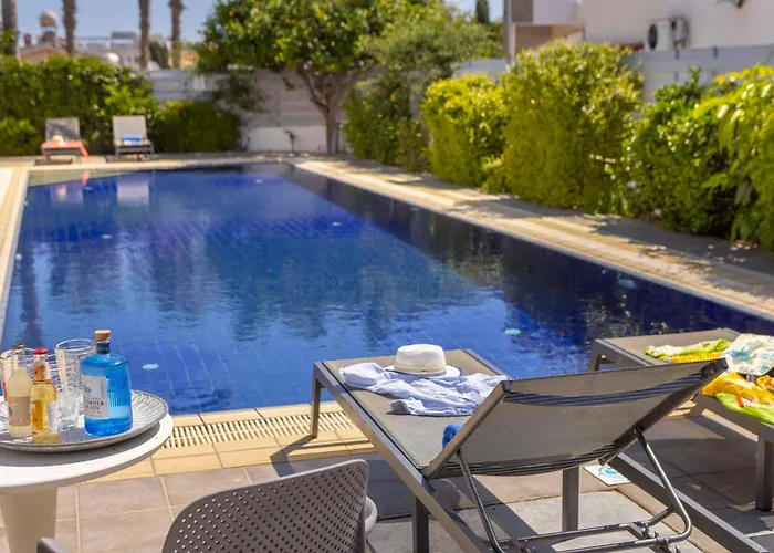 Azure Luxury Pool * プロタラス