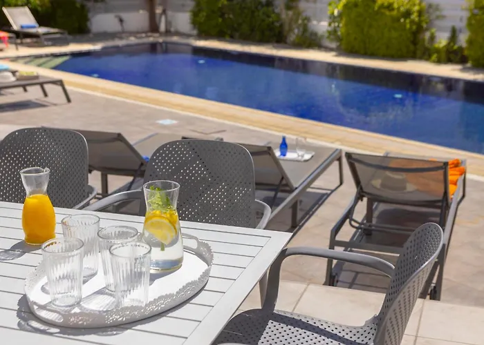 Azure Luxury Pool * プロタラス