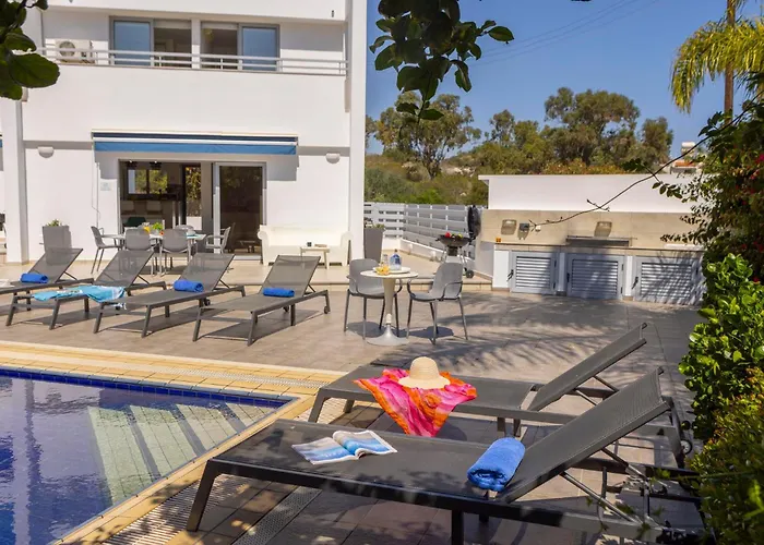 ヴィラ Azure Luxury Pool プロタラス