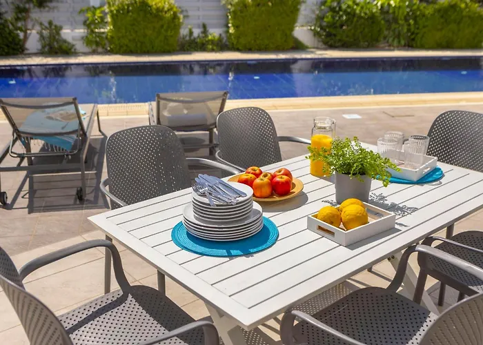 ヴィラ Azure Luxury Pool プロタラス