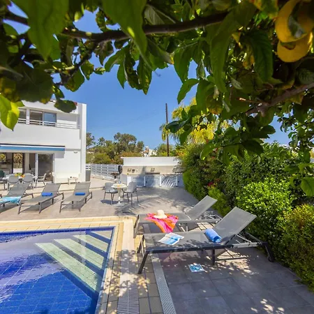 Villa Azure Luxury Pool