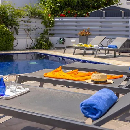 Azure Luxury Pool بروتاراس
