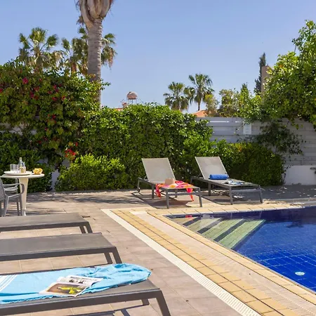 Azure Luxury Pool Протарас