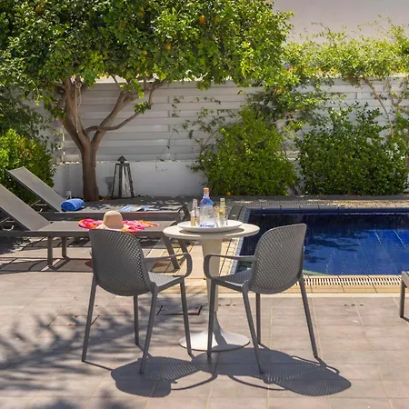 Azure Luxury Pool فيلة بروتاراس