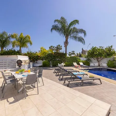 Azure Luxury Pool Вилла *