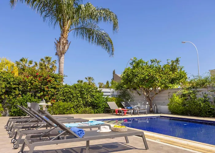 Azure Luxury Pool * Protaras