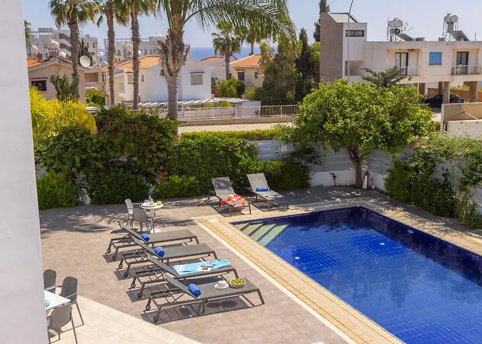 Villa Azure Luxury Pool