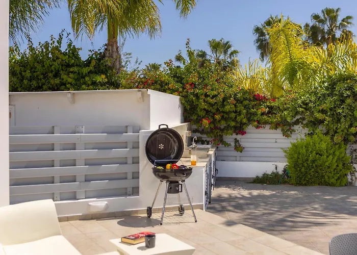 Azure Luxury Pool Villa *