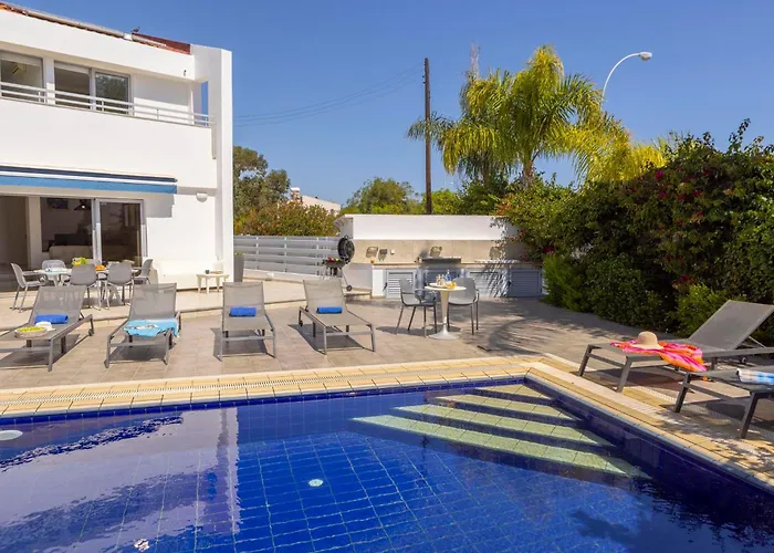 Azure Luxury Pool * Protaras