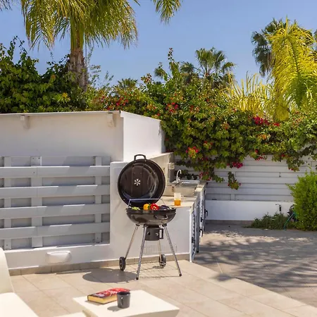 Azure Luxury Pool Villa *