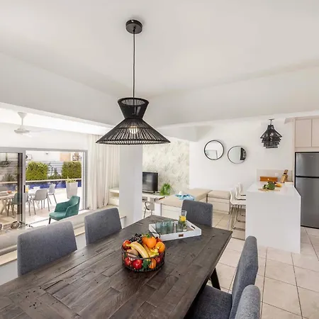 Azure Luxury Pool * Protaras