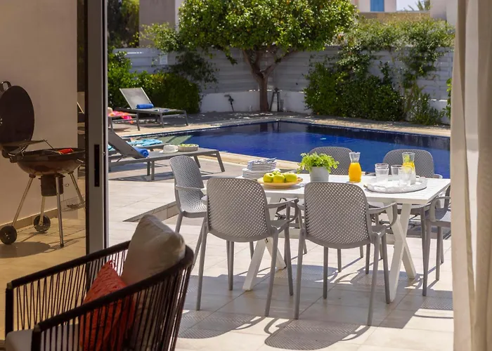 Azure Luxury Pool וילה