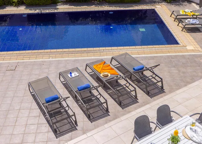 וילה Azure Luxury Pool