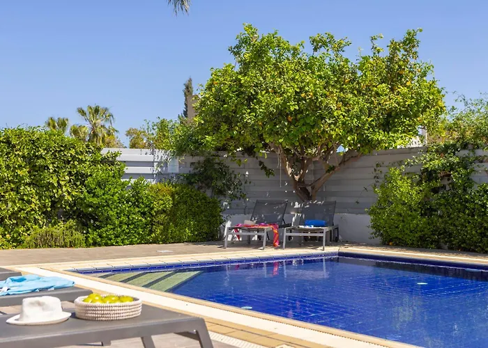 וילה Azure Luxury Pool פרוטאראס