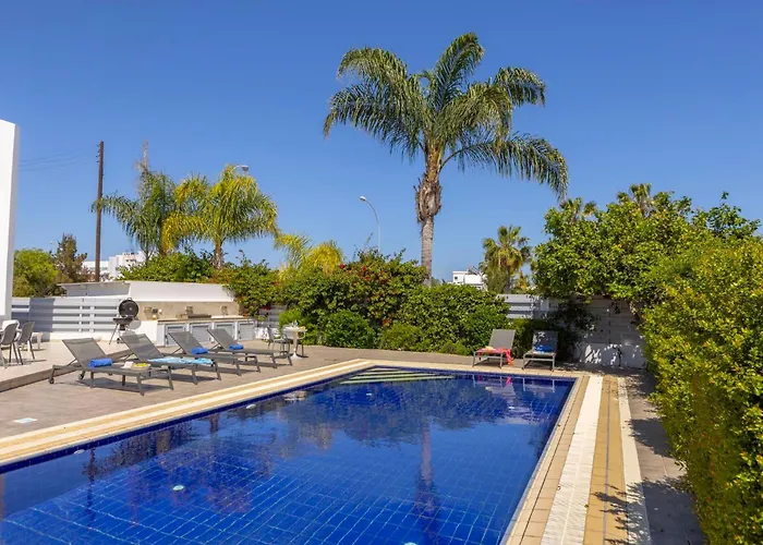 וילה Azure Luxury Pool