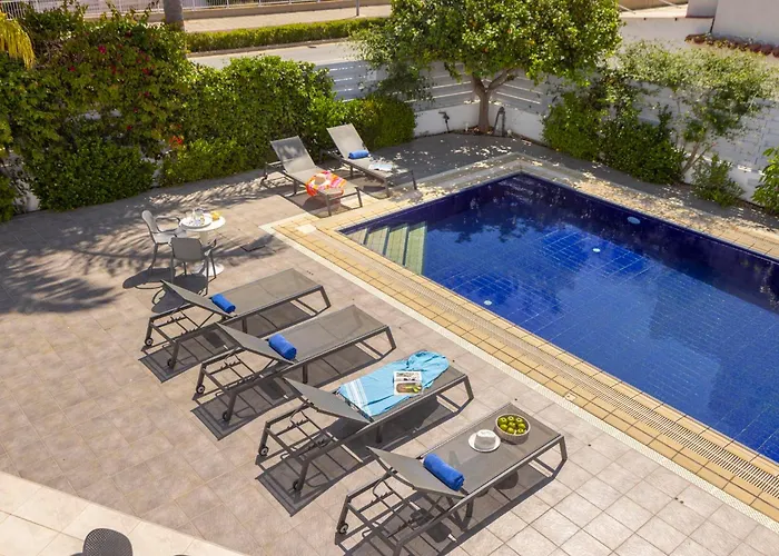 Azure Luxury Pool וילה