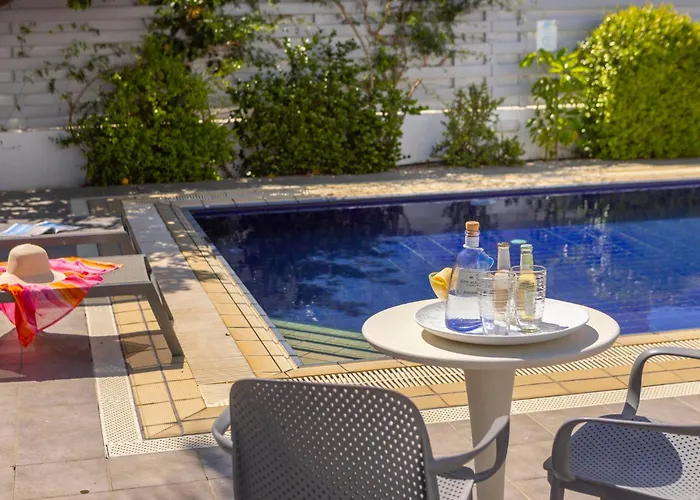 Azure Luxury Pool וילה פרוטאראס