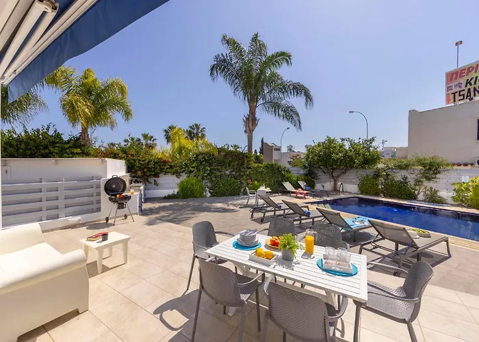 וילה Azure Luxury Pool *