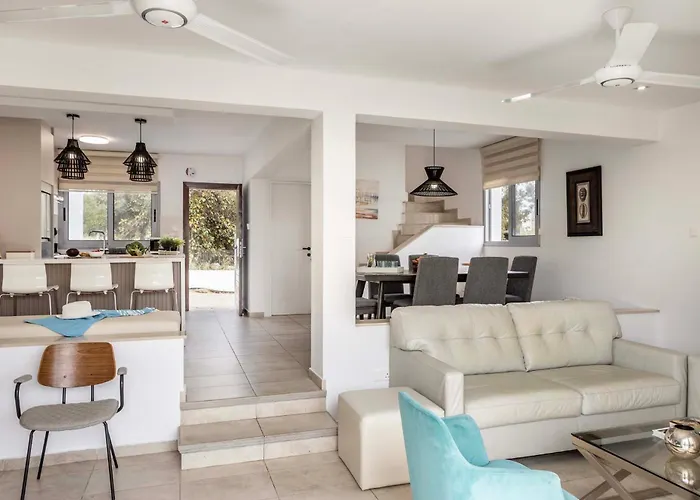 וילה Azure Luxury Pool